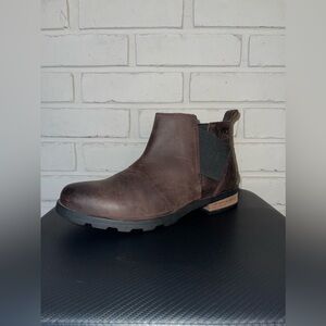 Size 10.5 Sorel women’s leather boots